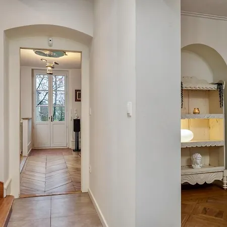 Bedroom 3 - Spacious And Bright - Coliving 아파트