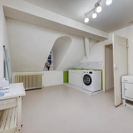 아파트 Bedroom 3 - Spacious And Bright - Coliving