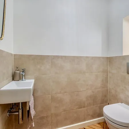 아파트 Bedroom 3 - Spacious And Bright - Coliving *